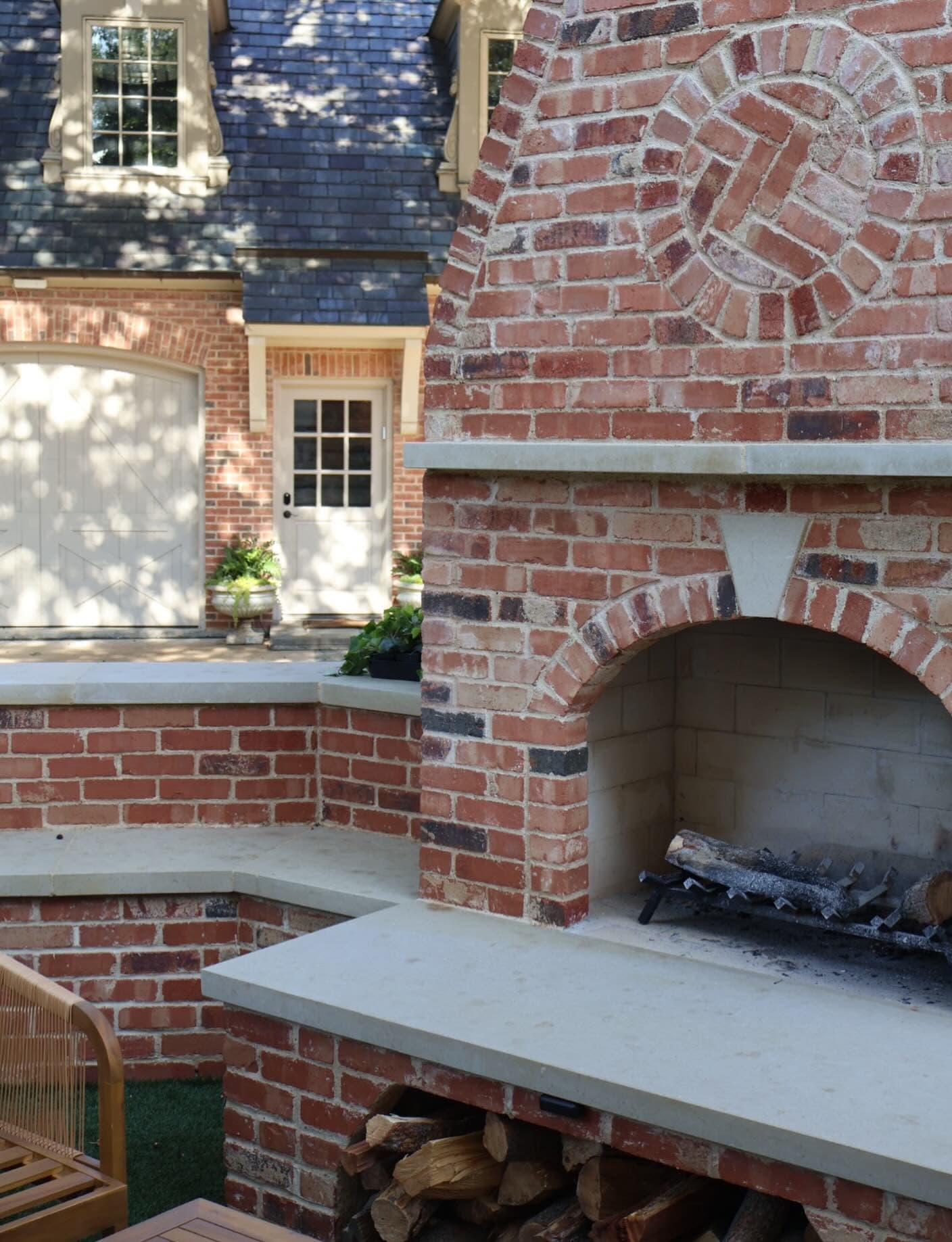 Outdoor Kitchens & Fireplaces